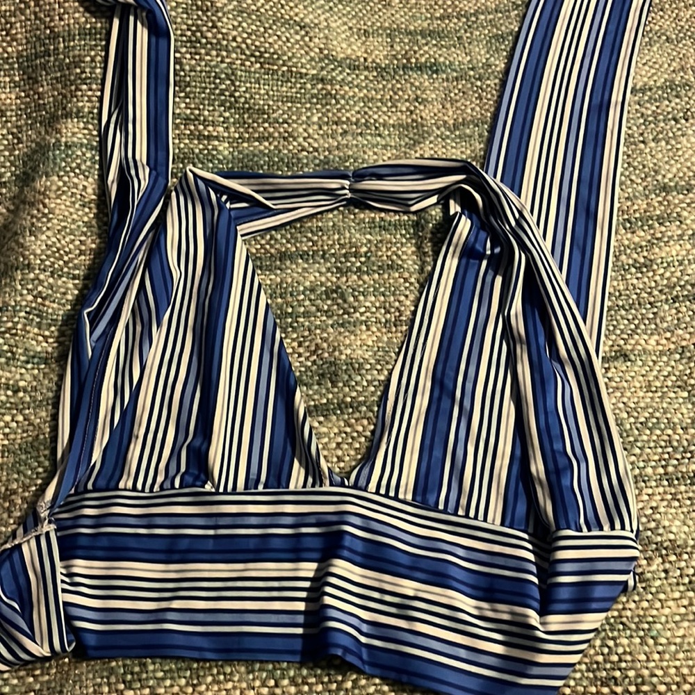 halter top - Picture 3 of 5
